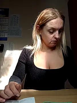 Ami Foxy online show from October 7, 10:30 am