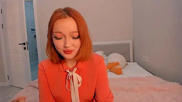 Snapshot of yuna_loon chatting on October 1, 2:11 pm yuna loon online show from October 1, 2:11 pm