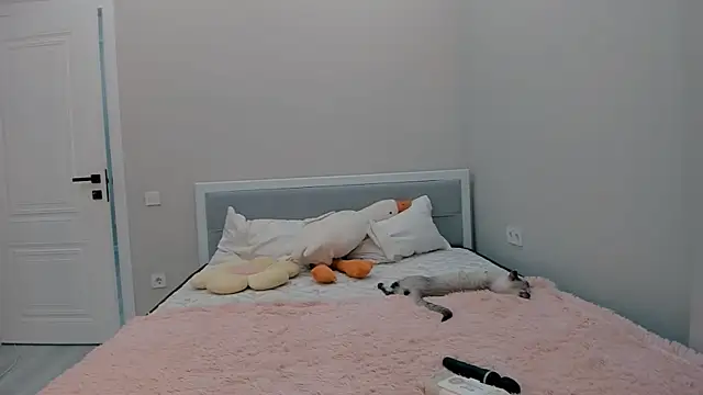 Snapshot of yuna_loon chatting on October 17, 2:20 pm yuna loon online show from October 17, 2:20 pm