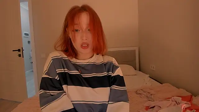 Snapshot of yuna_loon chatting on October 8, 2:10 pm yuna loon online show from October 8, 2:10 pm