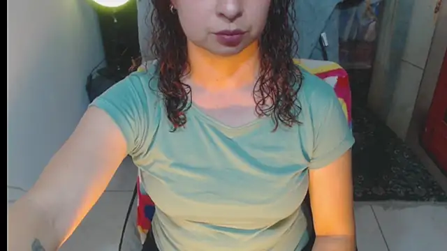 Milf Valeria online show from November 22, 7:38 pm