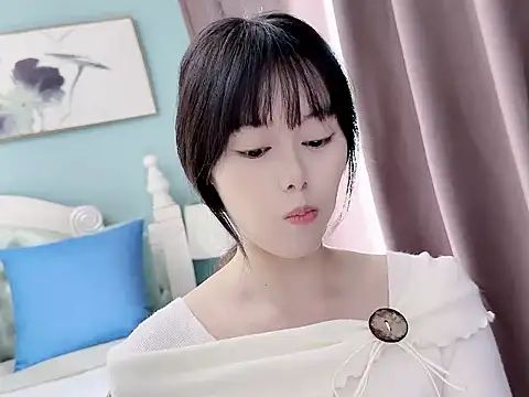 Snapshot of sarah111 chatting on October 26, 4:08 am sarah111 online show from October 26, 4:08 am