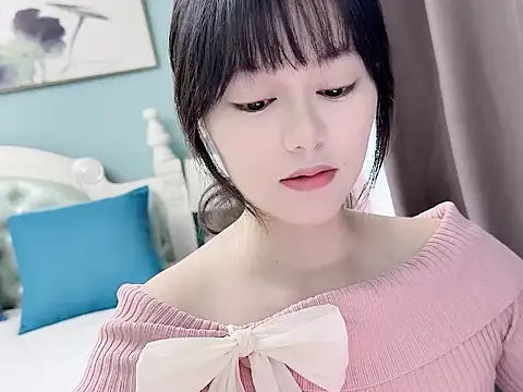 Snapshot of sarah111 chatting on October 18, 3:20 am sarah111 online show from October 18, 3:20 am