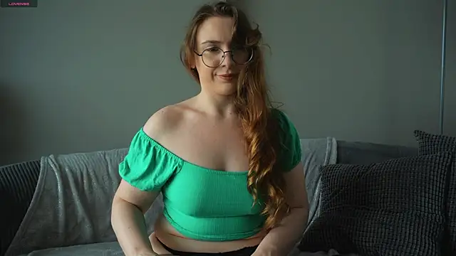 MissKatieBell online show from July 14, 5:39 pm