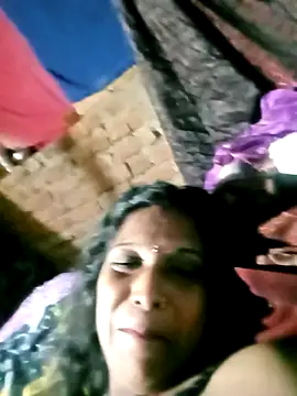 Snapshot of Savita992 chatting on October 25, 11:11 pm Savita992 online show from October 25, 11:11 pm