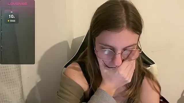 BustyKellyXXX online show from December 21, 10:35 pm