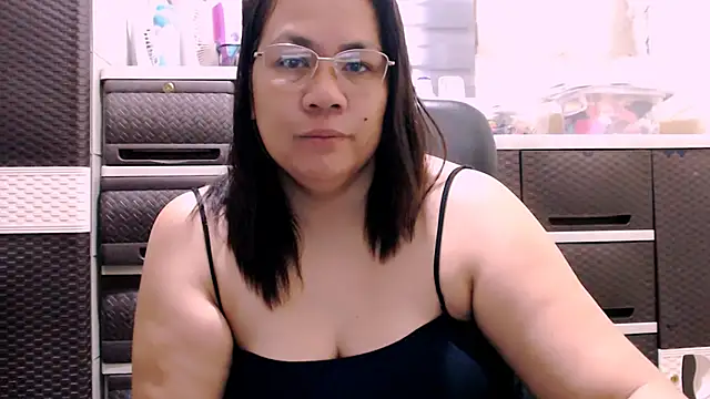 Snapshot of Saint_flowerxxx chatting on October 26, 10:38 pm Saint flowerxxx online show from October 26, 10:38 pm