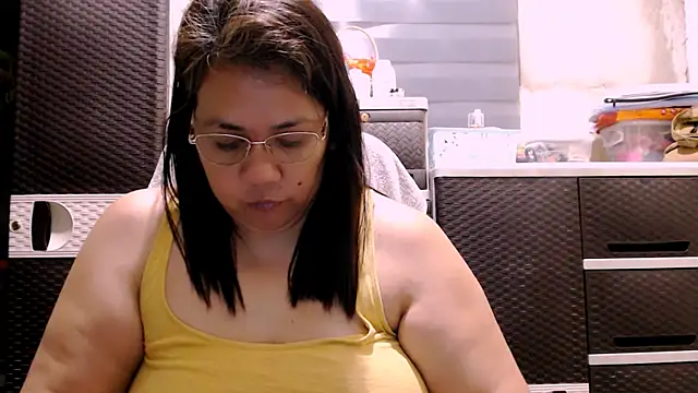 Snapshot of Saint_flowerxxx chatting on October 15, 5:59 pm Saint flowerxxx online show from October 15, 5:59 pm