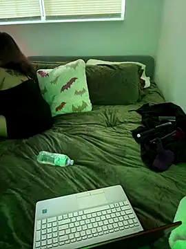 Snapshot of Thegr33ngypsy chatting on October 15, 4:42 pm Thegr33ngypsy online show from October 15, 4:42 pm