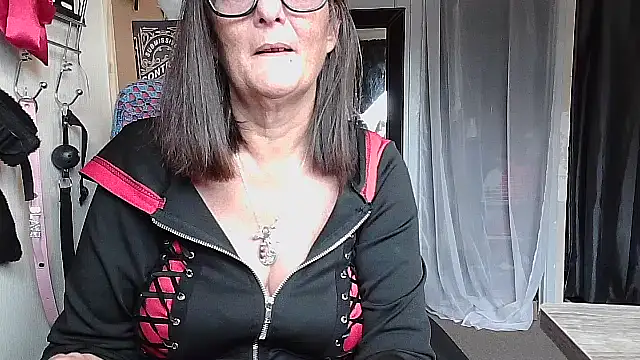 Snapshot of Mistress-Ivy51 chatting on October 11, 8:19 am Mistress-Ivy51 online show from October 11, 8:19 am