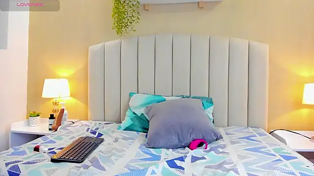 Rachel Donnelly online show from March 11, 2:16 am