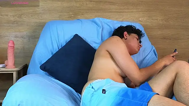 Snapshot of Stiven_Benet_ chatting on September 30, 10:03 pm Stiven Benet  online show from September 30, 10:03 pm