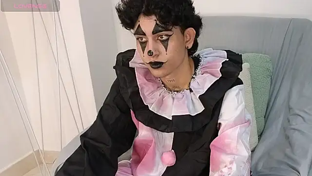 Snapshot of Stiven_Benet_ chatting on October 31, 2:10 pm Stiven Benet  online show from October 31, 2:10 pm