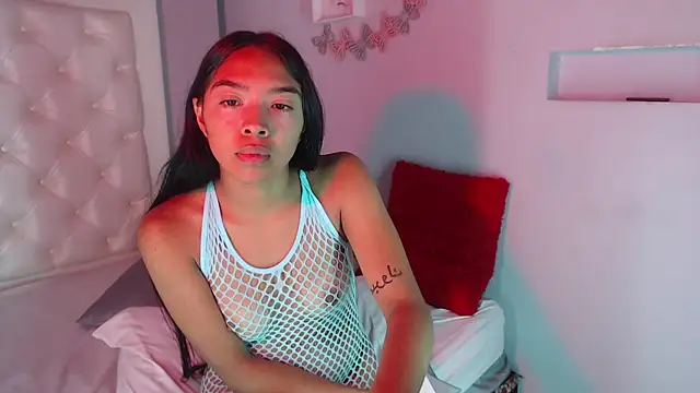 Snapshot of pocahontamoon chatting on October 14, 2:19 pm pocahontamoon online show from October 14, 2:19 pm