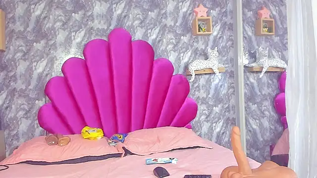 Snapshot of EMMA_SANTANA chatting on September 25, 8:17 pm EMMA SANTANA online show from September 25, 8:17 pm