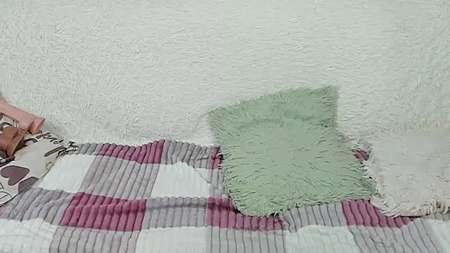 yourkriss new1 online show from January 9, 9:19 pm