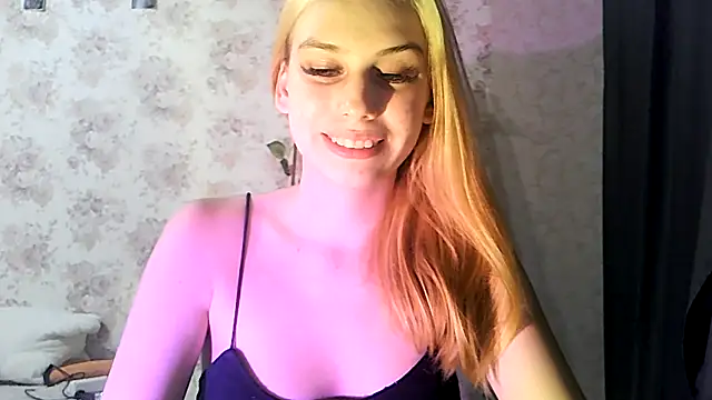 ClaireLaSweet online show from October 24, 7:15 am