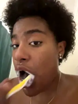 Snapshot of Tu_GataLinda chatting on October 20, 4:10 pm Tu GataLinda online show from October 20, 4:10 pm