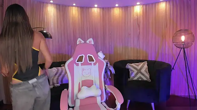 MaddyOwens online show from February 19, 11:21 am