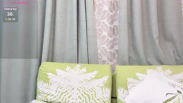 Snapshot of Aiyi909- chatting on October 17, 5:16 pm Aiyi909- online show from October 17, 5:16 pm