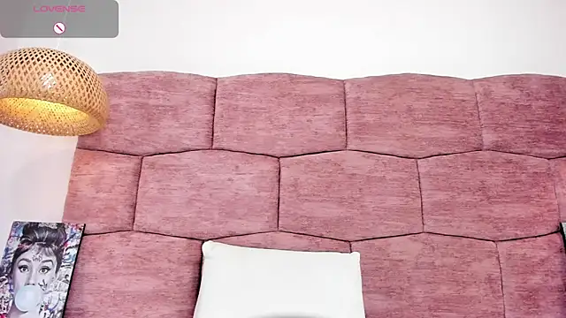 Snapshot of dani_velvet chatting on September 26, 4:32 am dani velvet online show from September 26, 4:32 am