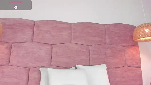 Snapshot of dani_velvet chatting on October 10, 4:17 am dani velvet online show from October 10, 4:17 am