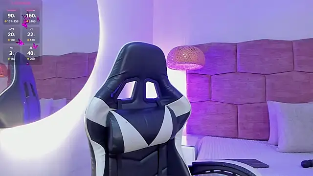 Snapshot of dani_velvet chatting on October 31, 4:36 am dani velvet online show from October 31, 4:36 am