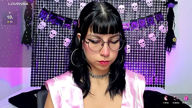 Snapshot of Rose_72 chatting on October 22, 8:14 pm Rose 72 online show from October 22, 8:14 pm