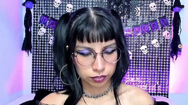 Snapshot of Rose_72 chatting on October 14, 10:56 pm Rose 72 online show from October 14, 10:56 pm