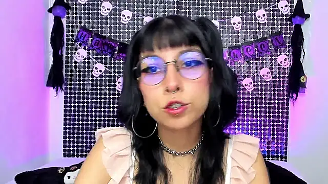 Snapshot of Rose_72 chatting on October 27, 6:35 pm Rose 72 online show from October 27, 6:35 pm