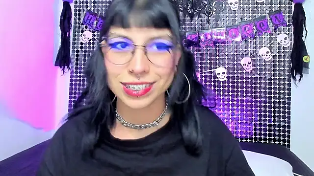 Snapshot of Rose_72 chatting on October 18, 7:48 pm Rose 72 online show from October 18, 7:48 pm