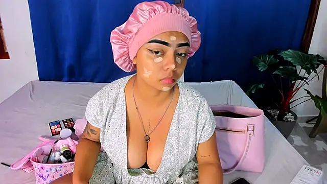 nahomy ryans online show from September 28, 8:30 am