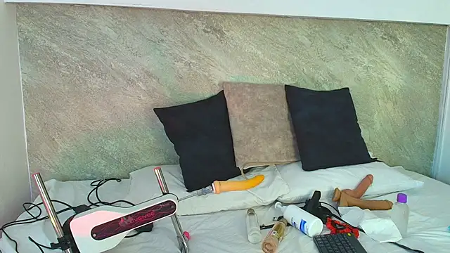 Dixie grey1 online show from October 13, 3:04 pm