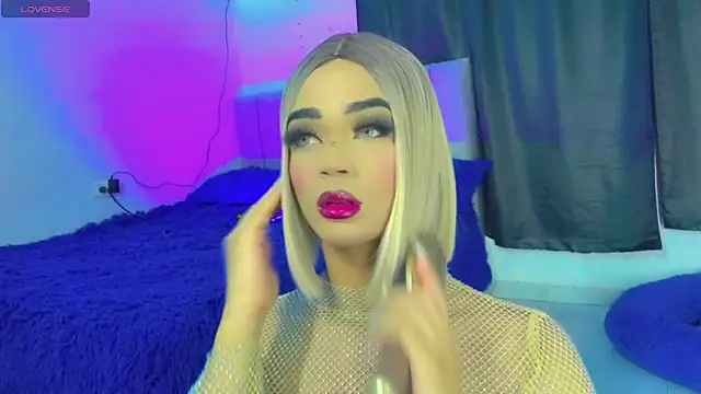 HANNAH BACKERS online show from October 27, 1:12 am