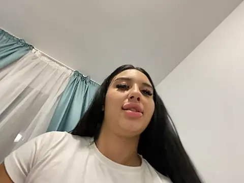 Snapshot of BlueEyes_BB chatting on October 15, 4:15 am BlueEyes BB online show from October 15, 4:15 am