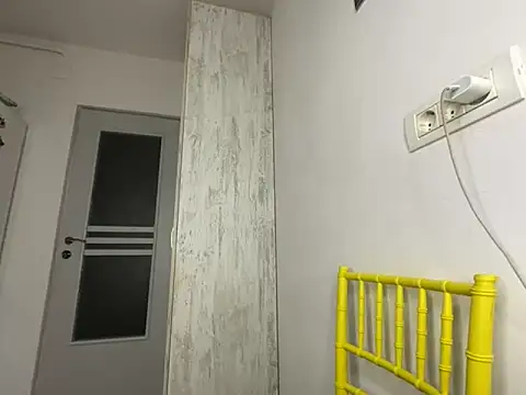 Snapshot of BlueEyes_BB chatting on October 14, 2:58 am BlueEyes BB online show from October 14, 2:58 am