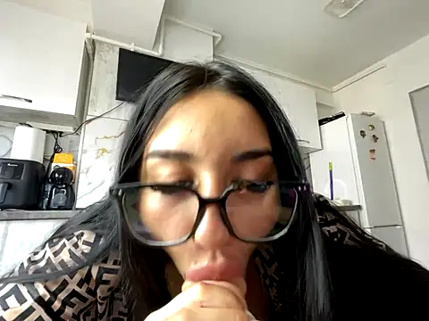 Snapshot of BlueEyes_BB chatting on October 17, 10:51 am BlueEyes BB online show from October 17, 10:51 am