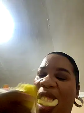 THICKBUNNYCHICKxxx online show from October 19, 8:11 pm