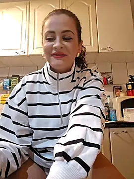 Snapshot of ShineBright88 chatting on October 26, 8:26 pm ShineBright88 online show from October 26, 8:26 pm