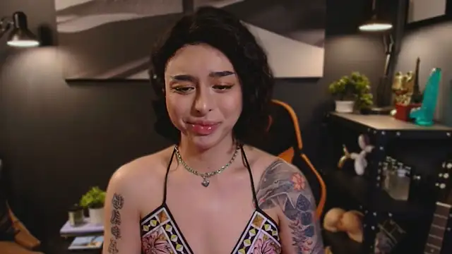 Snapshot of LUNACOCKSLAYER chatting on October 11, 1:54 am LUNACOCKSLAYER online show from October 11, 1:54 am