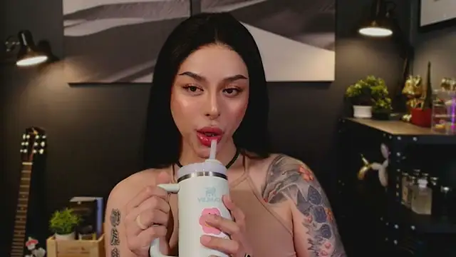 Snapshot of LUNACOCKSLAYER chatting on November 1, 6:06 am LUNACOCKSLAYER online show from November 1, 6:06 am