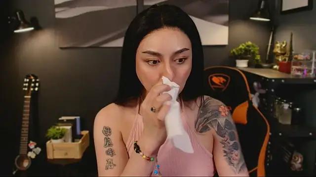 Snapshot of LUNACOCKSLAYER chatting on October 21, 12:42 pm LUNACOCKSLAYER online show from October 21, 12:42 pm