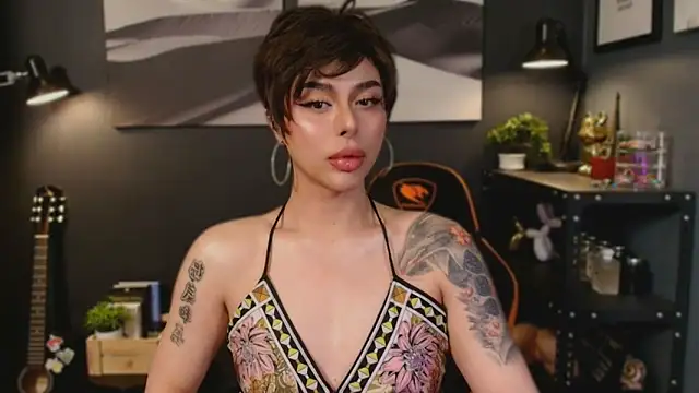 Snapshot of LUNACOCKSLAYER chatting on October 23, 11:33 pm LUNACOCKSLAYER online show from October 23, 11:33 pm