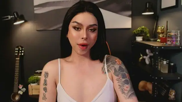 Snapshot of LUNACOCKSLAYER chatting on October 25, 3:47 am LUNACOCKSLAYER online show from October 25, 3:47 am