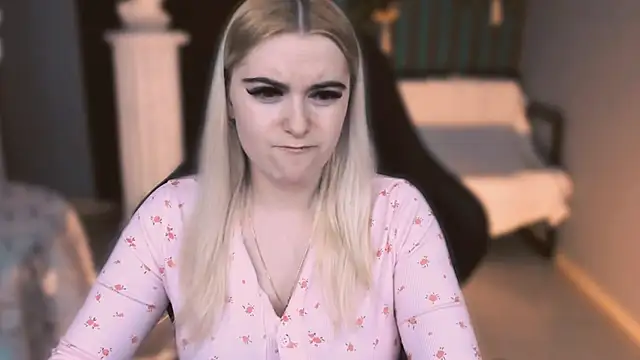 Stef Nicks online show from March 2, 9:05 am