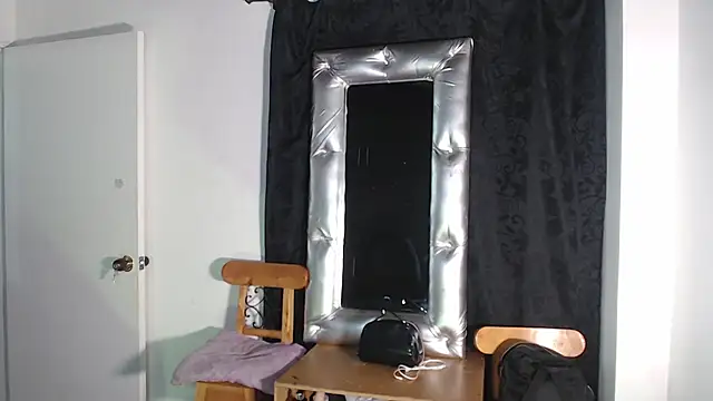 julieta sweet  online show from September 19, 3:27 am