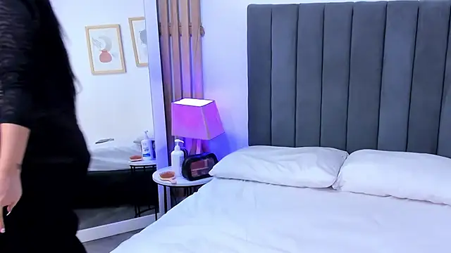 Snapshot of SuccubusDolly chatting on October 11, 8:55 pm SuccubusDolly online show from October 11, 8:55 pm