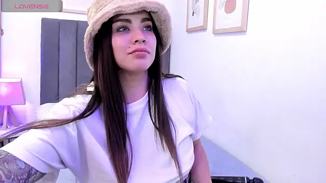 Snapshot of SuccubusDolly chatting on September 26, 8:50 pm SuccubusDolly online show from September 26, 8:50 pm