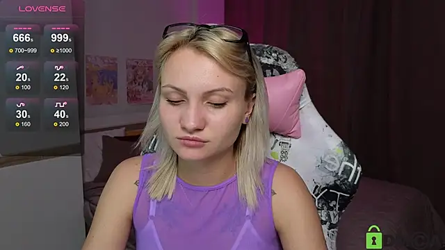 Cameronlovely  online show from September 20, 8:56 am