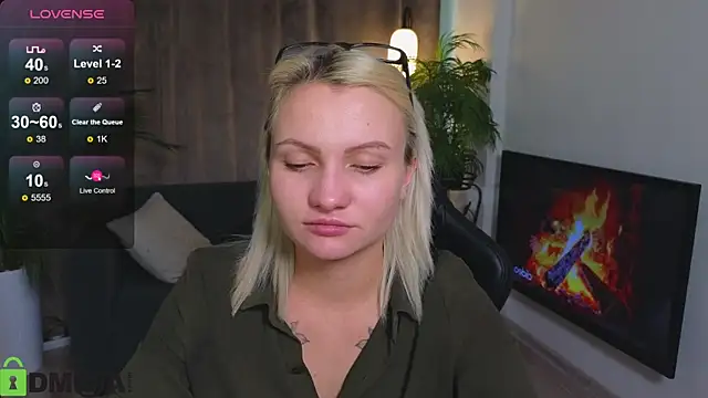 Cameronlovely  online show from October 22, 9:25 am